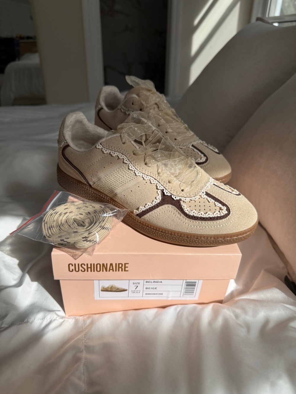 BRAND NEW Cushionaire Belinda Beige Lace-Up Sneakers size 7